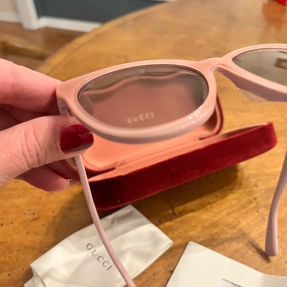 Gucci Sunglasses - Picture 4 of 14